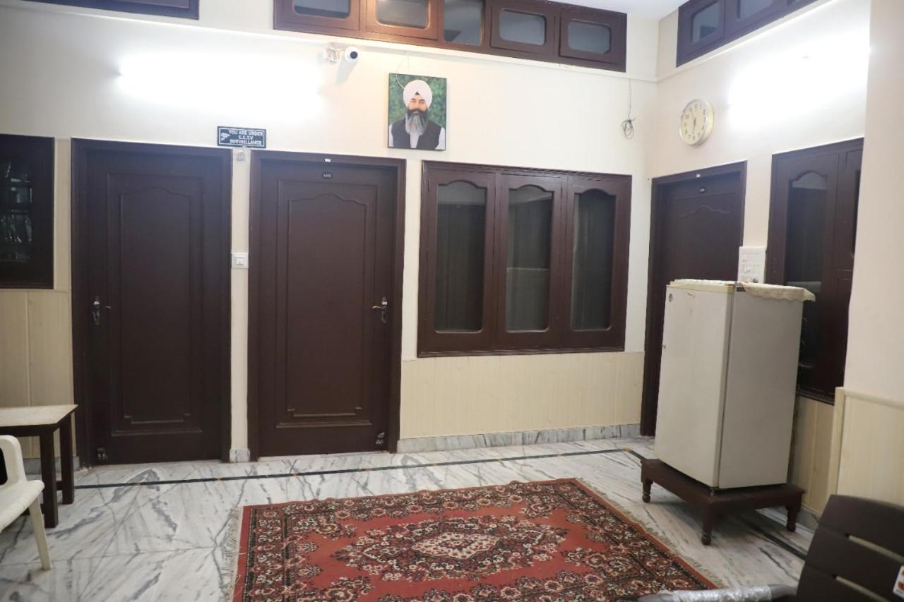 Rk Lodge Amritsar Ngoại thất bức ảnh