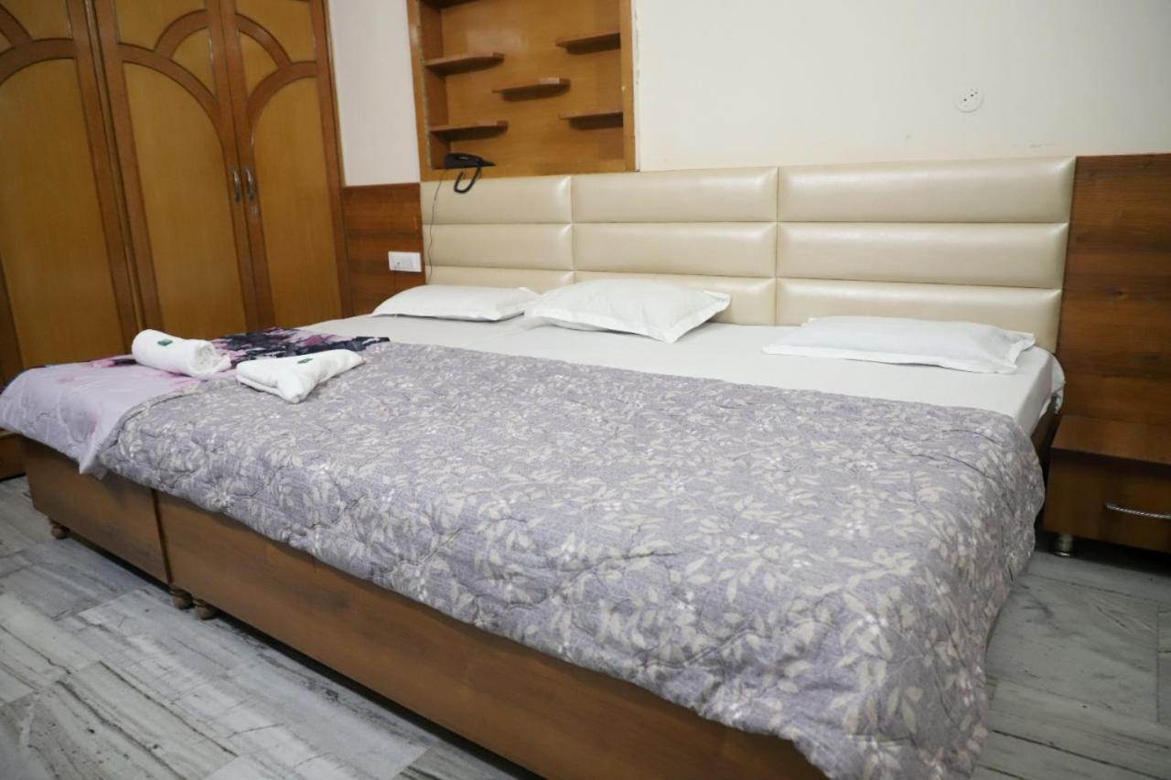 Rk Lodge Amritsar Ngoại thất bức ảnh
