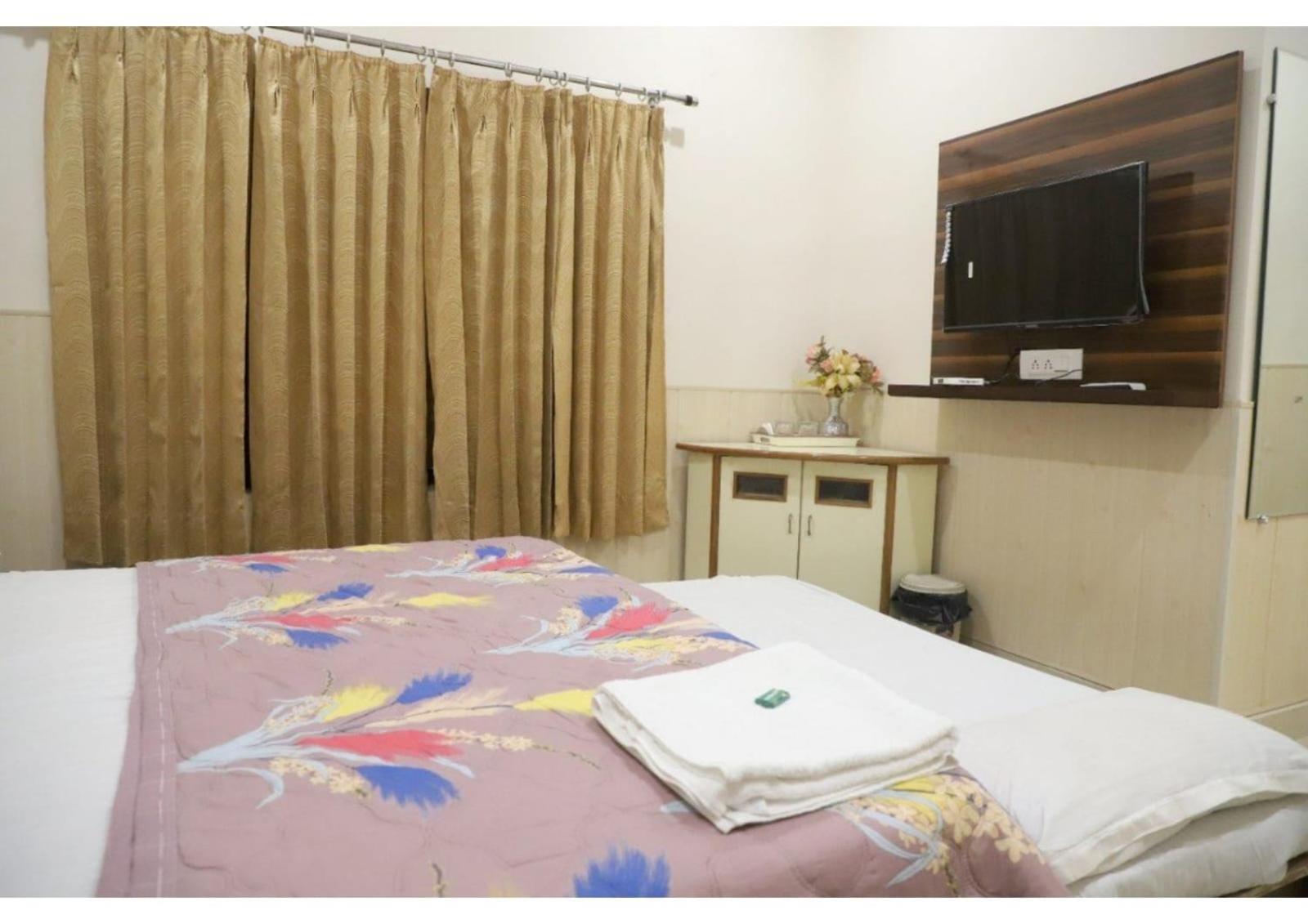 Rk Lodge Amritsar Ngoại thất bức ảnh