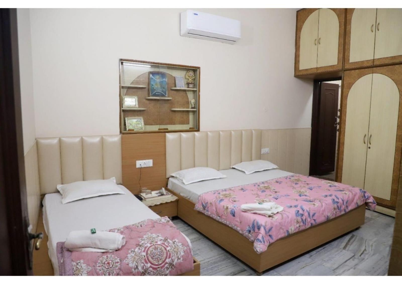 Rk Lodge Amritsar Ngoại thất bức ảnh