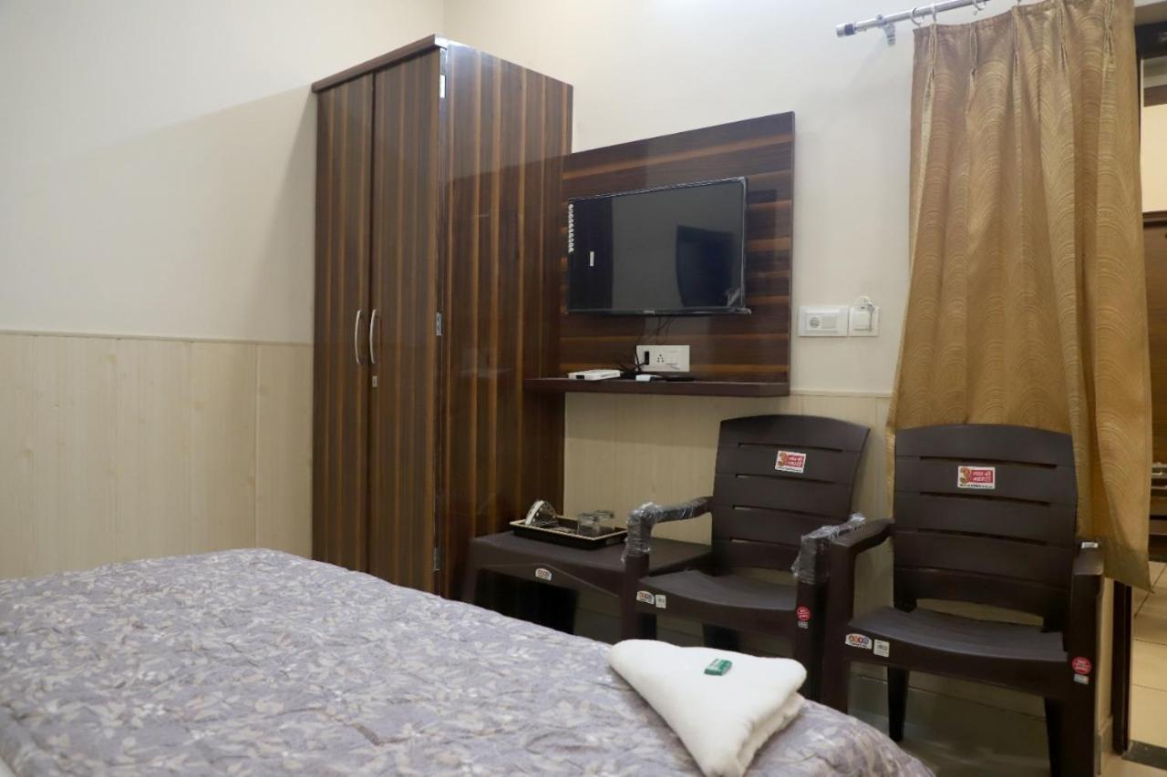 Rk Lodge Amritsar Ngoại thất bức ảnh