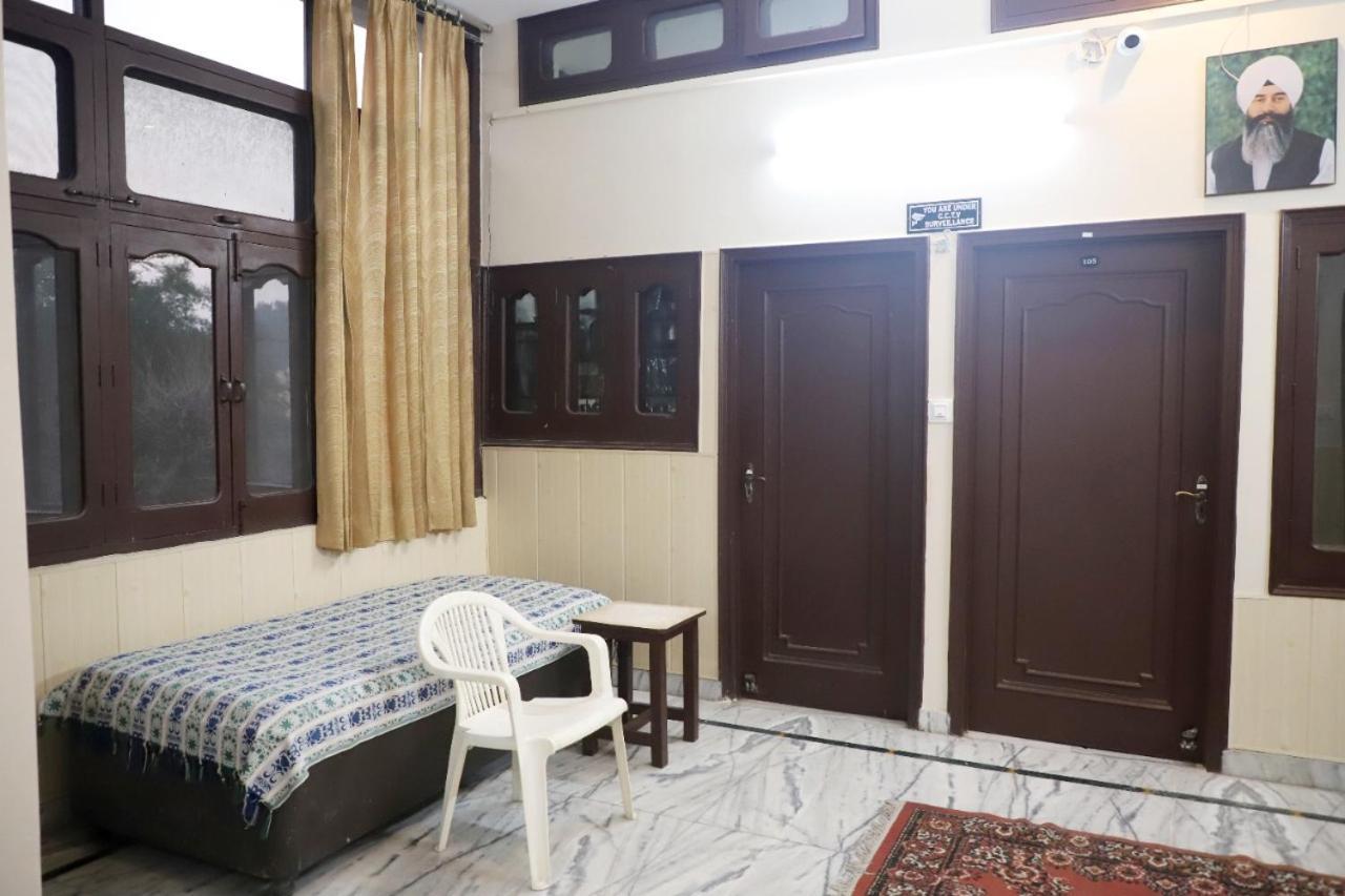 Rk Lodge Amritsar Ngoại thất bức ảnh