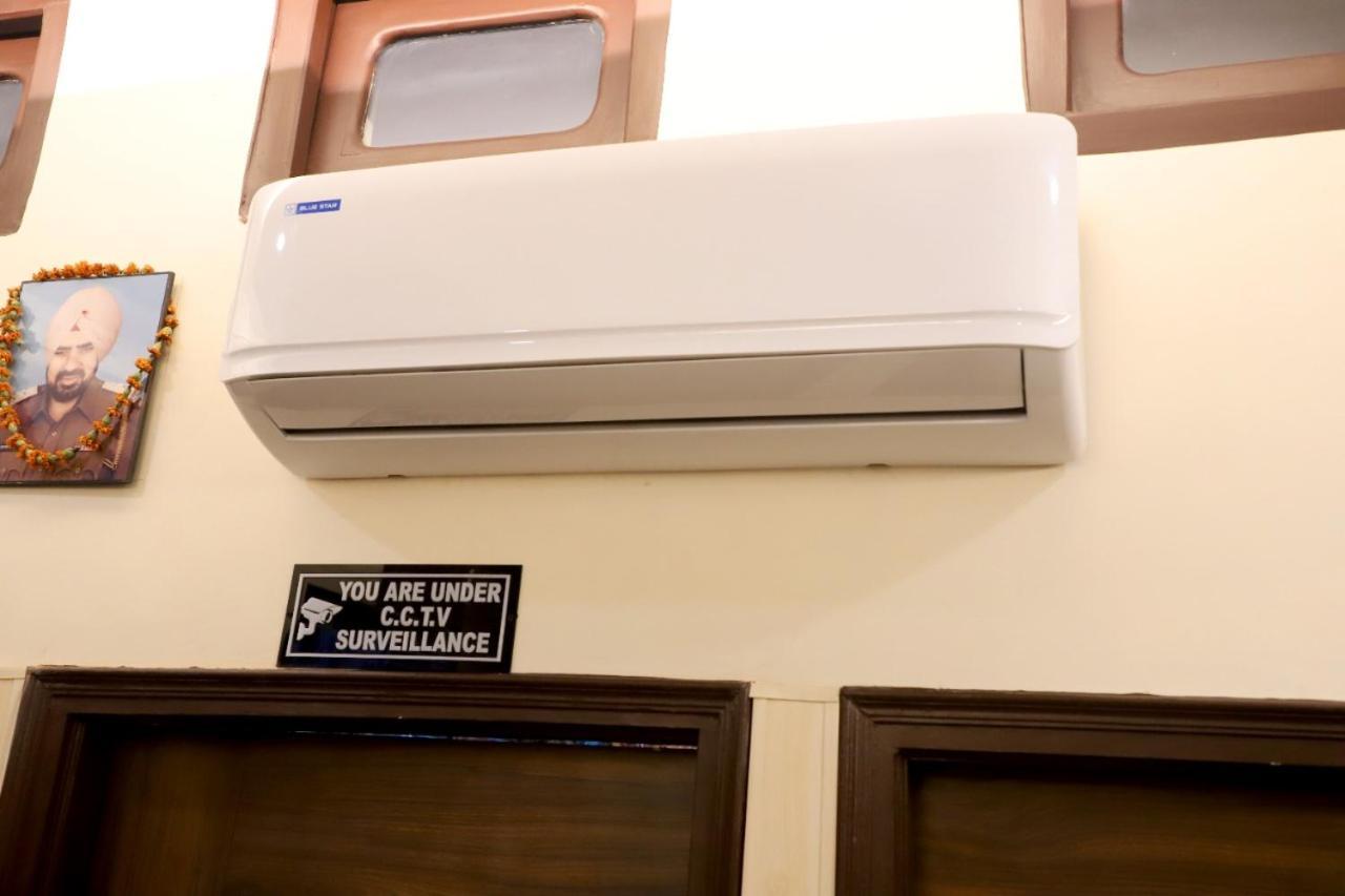 Rk Lodge Amritsar Ngoại thất bức ảnh