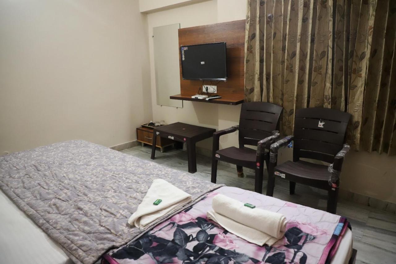 Rk Lodge Amritsar Ngoại thất bức ảnh