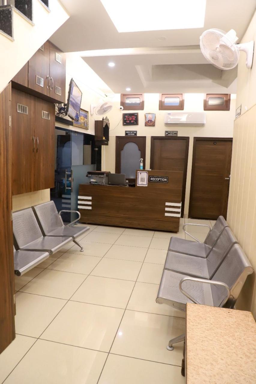 Rk Lodge Amritsar Ngoại thất bức ảnh