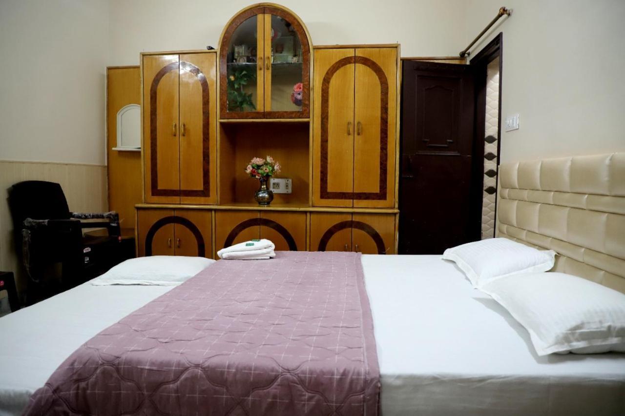Rk Lodge Amritsar Ngoại thất bức ảnh