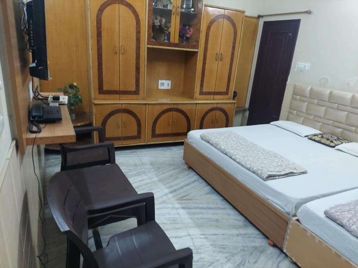 Rk Lodge Amritsar Ngoại thất bức ảnh